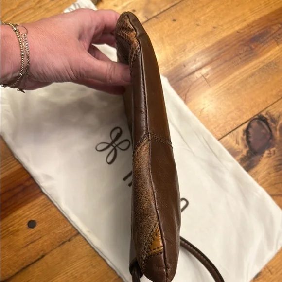 HOBO Sable Brown Leather Patchwork Wristlet Clutch- great fall handbag! - Picture 5 of 7